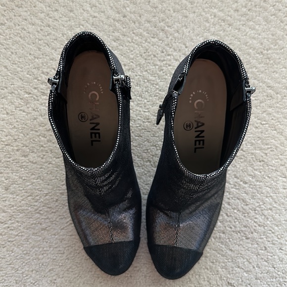 Chanel Interlocking CC Logo Boots Silver Metallic Size 36.5 - Picture 2 of 4